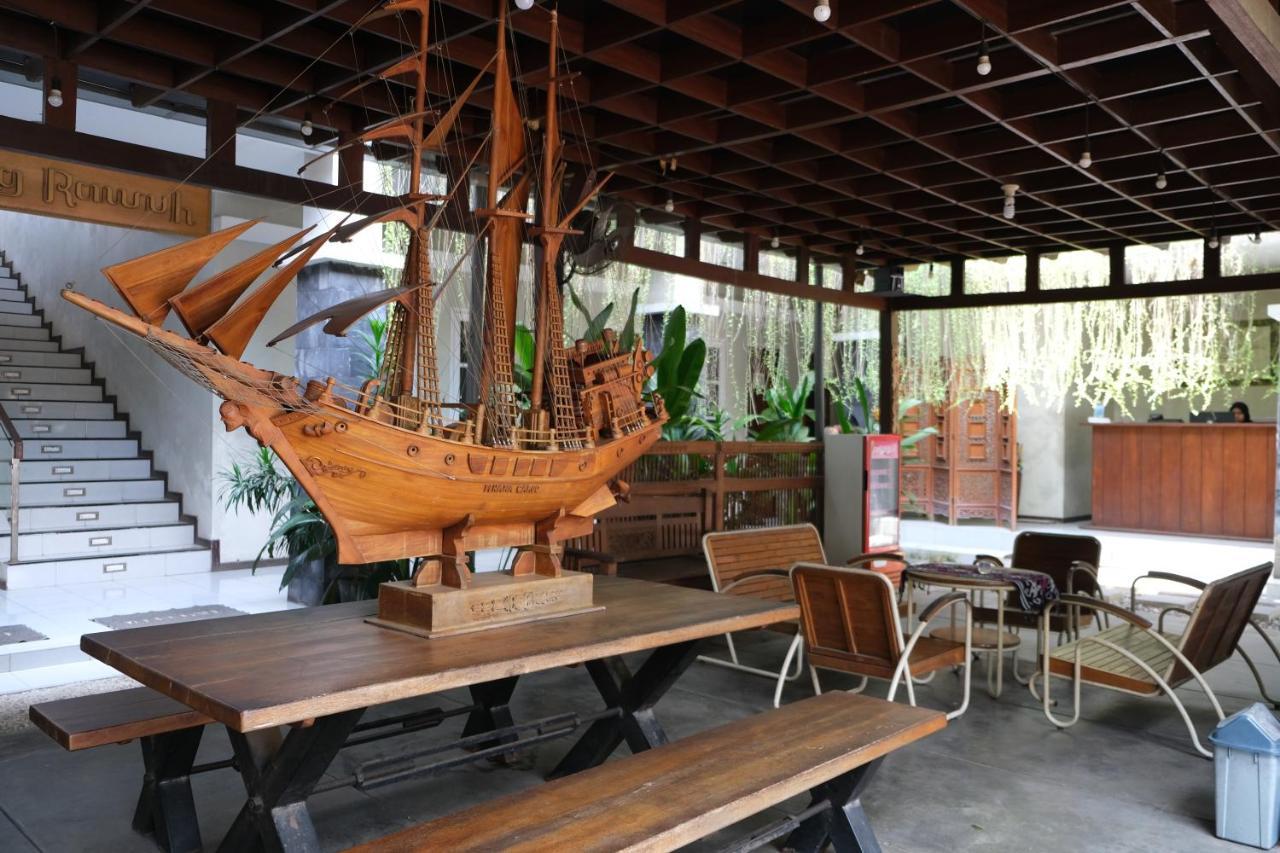 Nusantara Hotel Syariah Jepara Luaran gambar